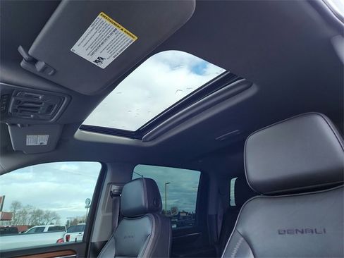 Used 2024 GMC Sierra 2500 Denali w/ Denali Reserve Package image 47