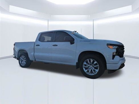 Used 2024 Chevrolet Silverado 1500 Custom image 1