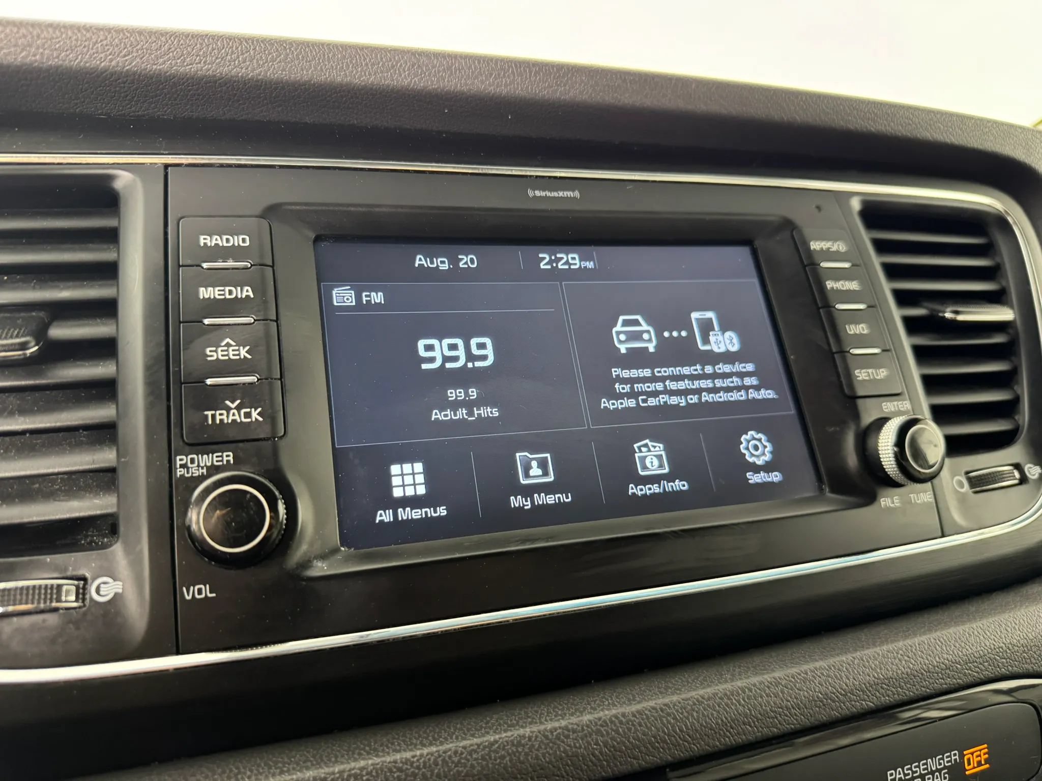 Used 2017 Kia Sedona LX w/ LX Essentials Premium Package FWD image 19