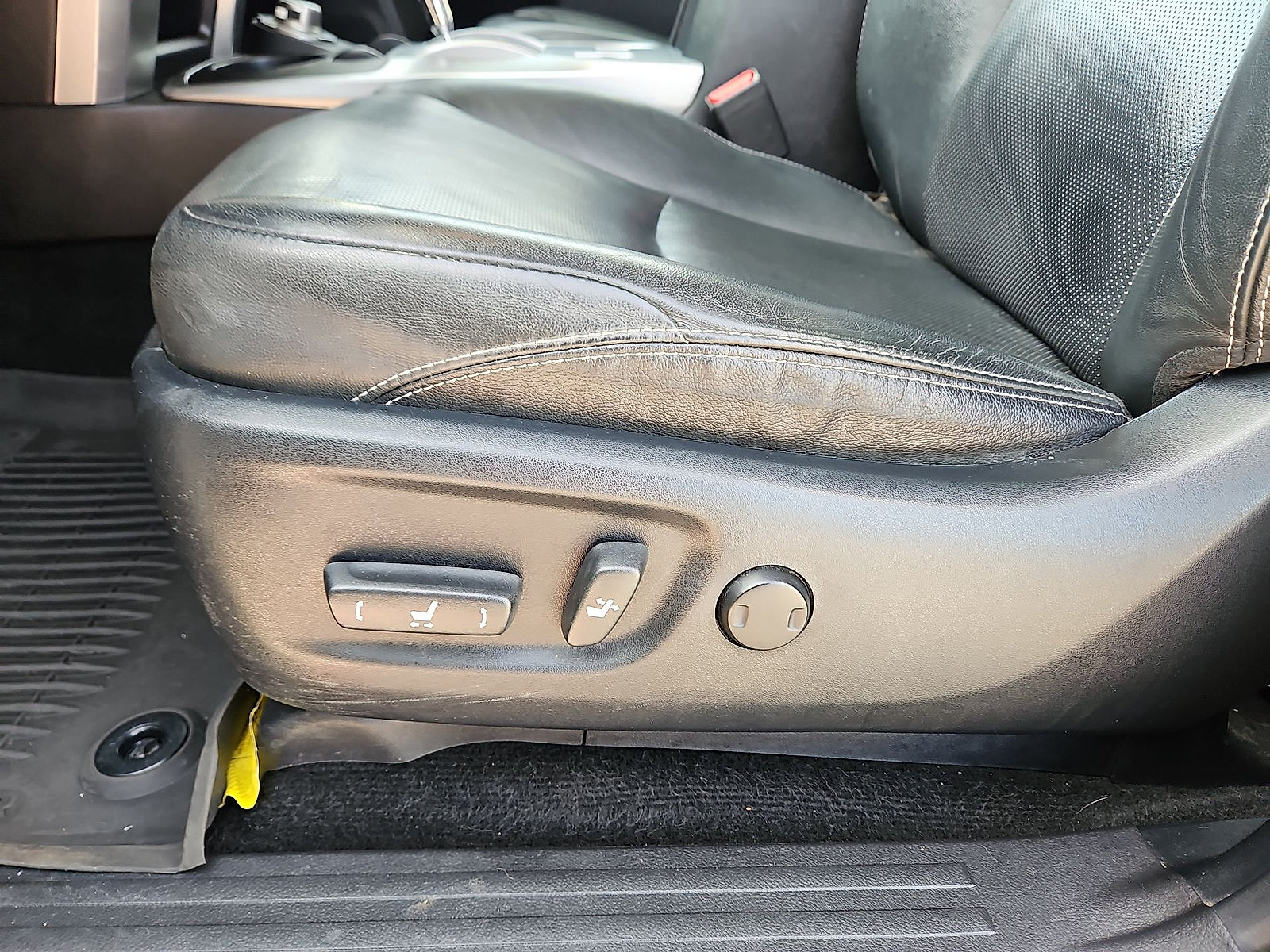 Used 2015 Toyota 4Runner Limited AWD/4WD image 17
