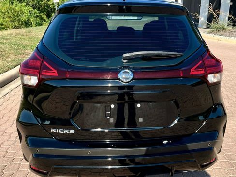 Used 2021 Nissan Kicks S w/ Interior Electronics Package FWD image 10