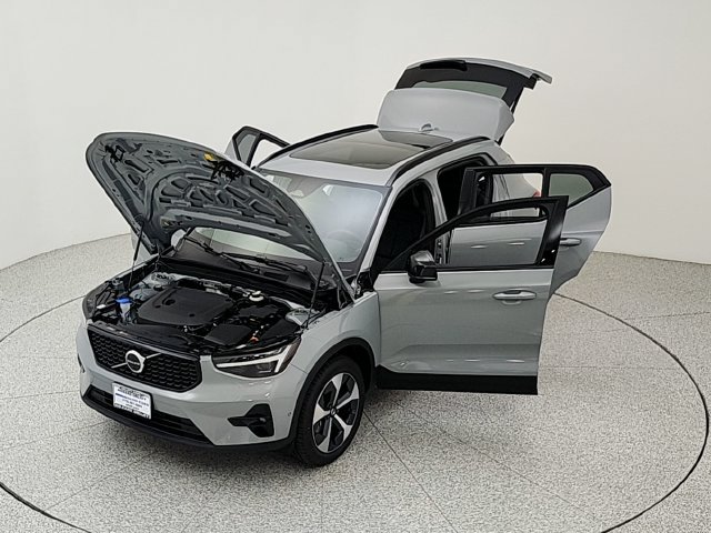 New 2026 Volvo XC40 B5 Plus w/ Protection Package Premier AWD/4WD image 37