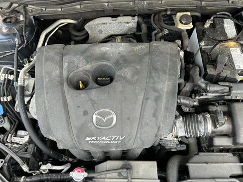 Used 2018 MAZDA MAZDA3 Touring image 11
