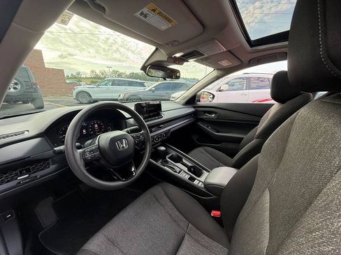 Used 2025 Honda Accord SE image 19