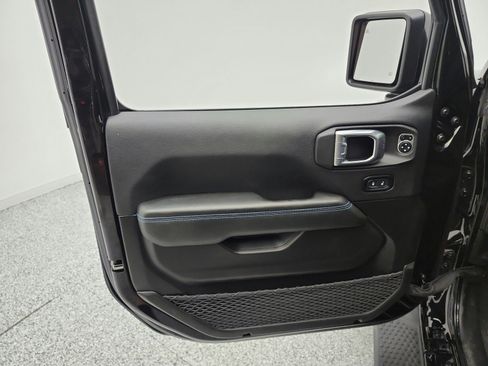 Used 2024 Jeep Wrangler High Altitude AWD/4WD image 14