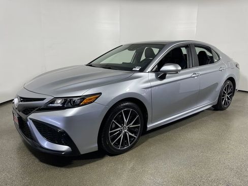 Certified 2024 Toyota Camry SE image 7