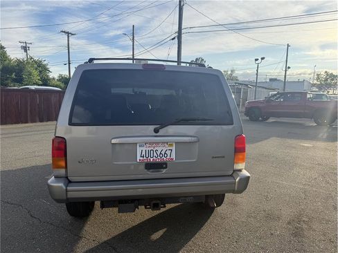 Used 2001 Jeep Cherokee Sport image 4