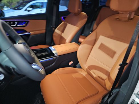 New 2026 Mercedes-Benz GLC 300 image 16