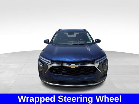 Used 2024 Chevrolet Trax LT w/ Driver Confidence Package FWD image 10
