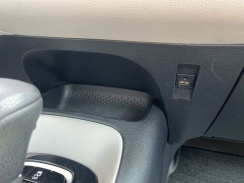 Used 2020 Toyota Corolla LE image 69