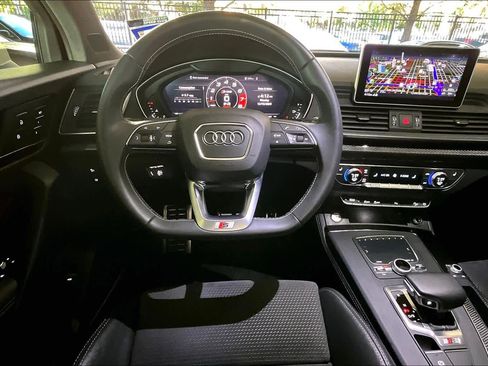 Used 2020 Audi SQ5 Premium Plus w/ Premium Plus Package image 5