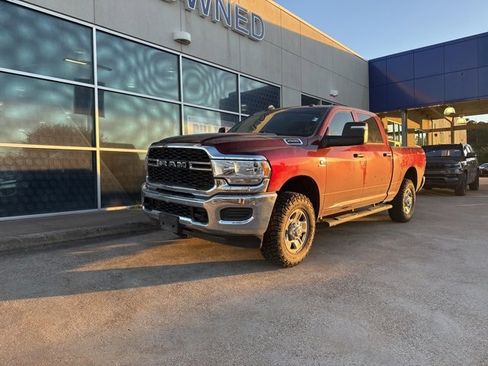 Used 2024 RAM 2500 Tradesman w/ Chrome Appearance Group image 4