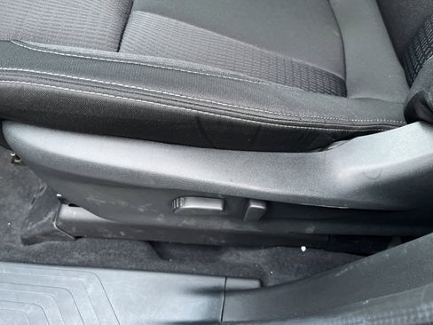 Used 2024 Subaru Ascent Premium w/ Convenience Package image 16