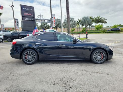 Used 2022 Maserati Ghibli Modena image 4
