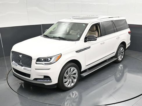 Used 2024 Lincoln Navigator Premiere AWD/4WD image 52