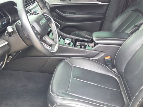 Used 2022 Jeep Grand Cherokee L Limited image 18