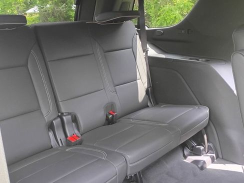 Used 2025 Chevrolet Tahoe Premier AWD/4WD image 17