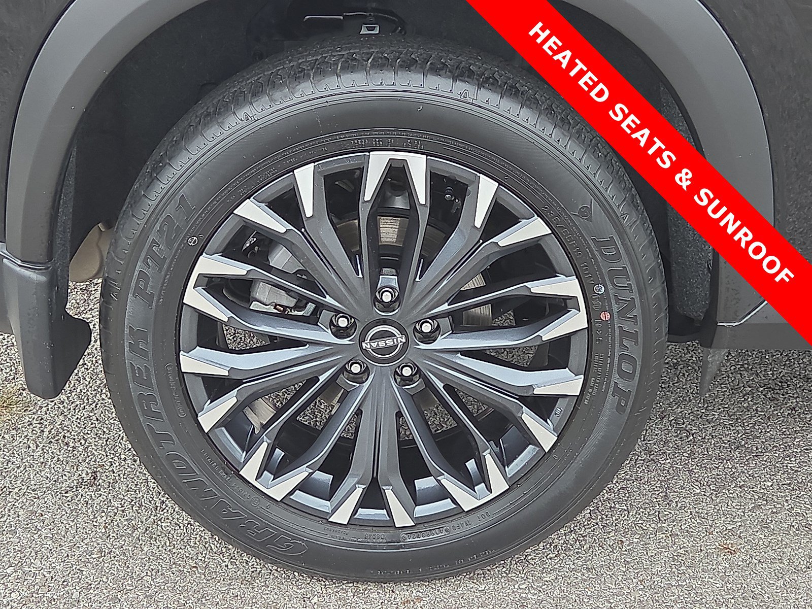 Used 2025 Nissan Rogue SL w/ Tech Package AWD/4WD image 7