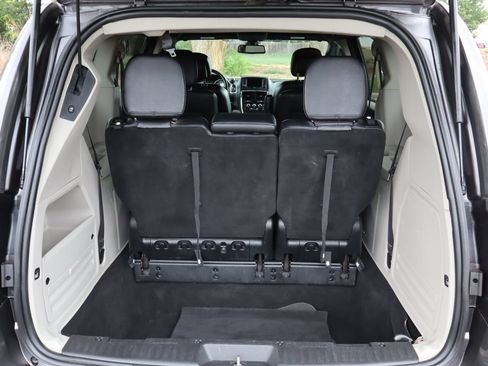 Used 2020 Dodge Grand Caravan SXT FWD image 14