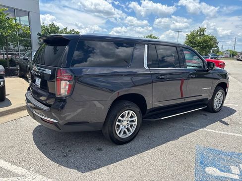 Used 2024 Chevrolet Suburban LT AWD/4WD image 27