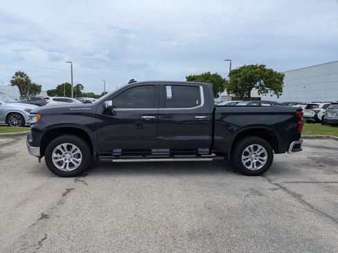 Used 2022 Chevrolet Silverado 1500 LTZ w/ LTZ Premium Package AWD/4WD image 7