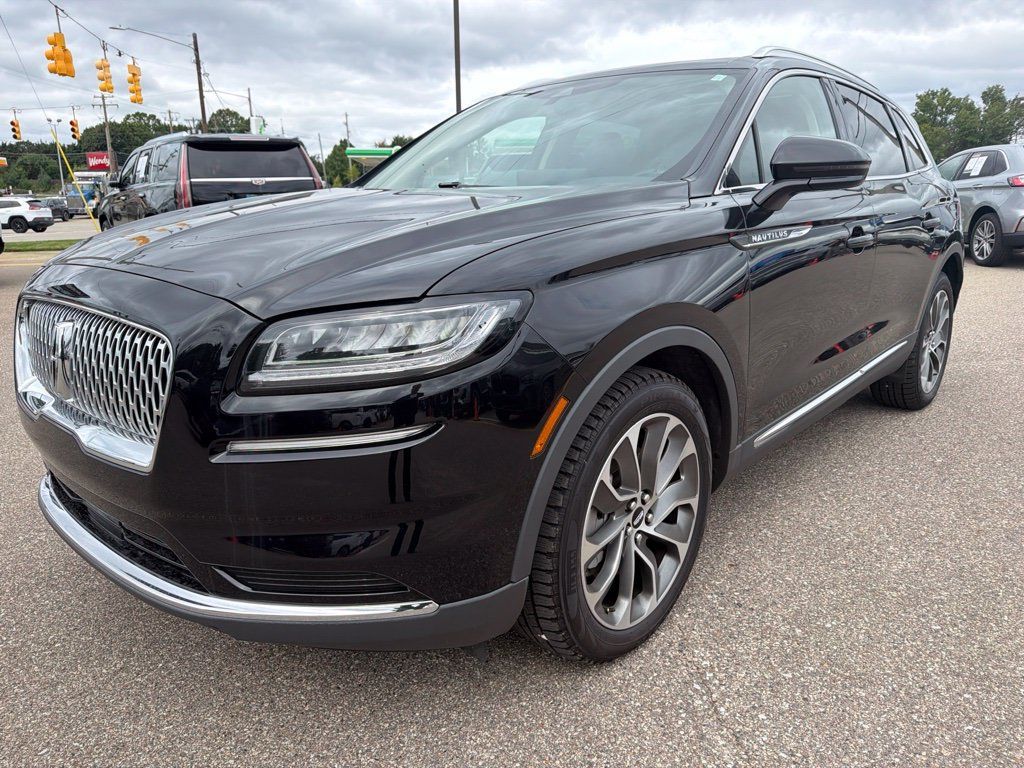 Used 2023 Lincoln Nautilus Reserve AWD/4WD image 1