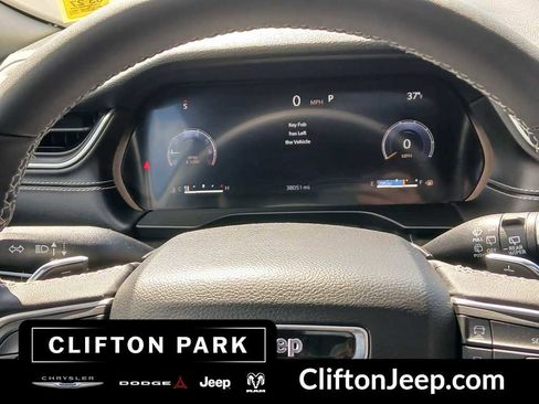 Used 2024 Jeep Grand Cherokee L Laredo w/ Luxury Tech Group I AWD/4WD image 21