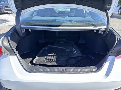 Used 2019 Toyota Avalon XSE image 12