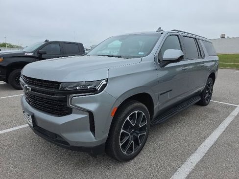 Used 2024 Chevrolet Suburban RST RWD image 1