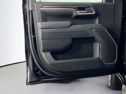 Used 2025 GMC Sierra 1500 SLT image 18