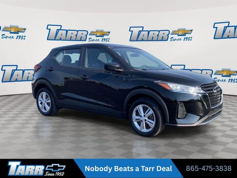 Used 2022 Nissan Kicks S FWD image 2