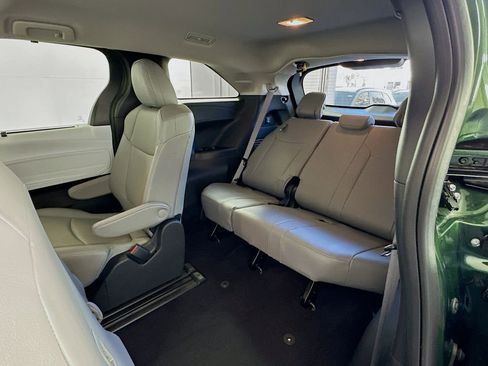 Used 2025 Toyota Sienna XLE w/ XLE Plus Package image 28