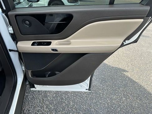 Used 2023 Lincoln Aviator Reserve image 19