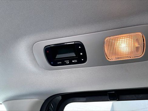 Used 2025 Honda Odyssey EX-L image 16