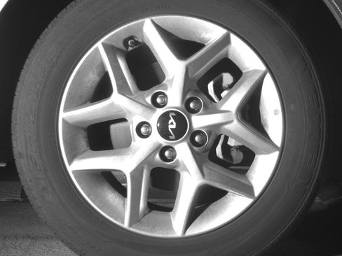 Used 2025 Kia Soul LX w/ LX Technology Package FWD image 13