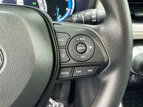 Used 2024 Toyota RAV4 XLE image 9