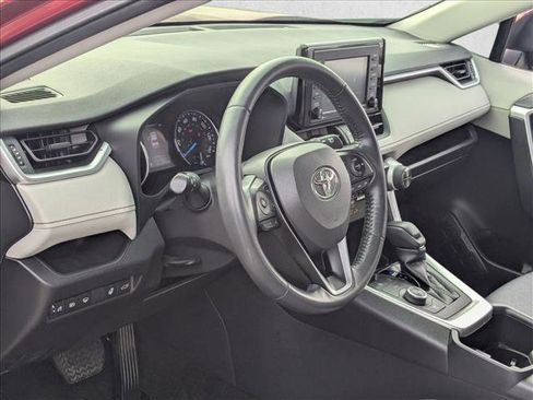 Used 2022 Toyota RAV4 XLE image 10