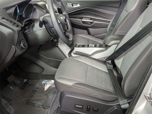 Used 2016 Ford Escape SE image 12