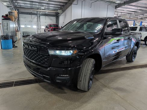 Used 2025 RAM 1500 Big Horn AWD/4WD image 6