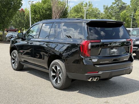 Used 2026 GMC Yukon AT4 w/ AT4 Premium Package AWD/4WD image 8
