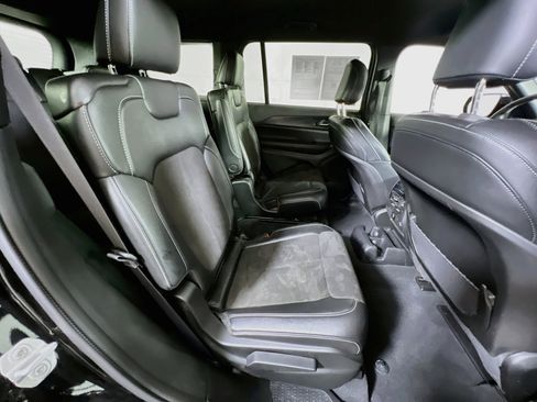 Used 2023 Jeep Grand Cherokee L Laredo AWD/4WD image 27