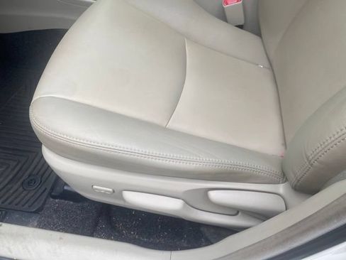 Used 2014 Toyota Prius V Five FWD image 2