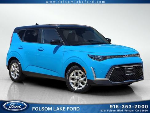 Used 2023 Kia Soul S FWD image 1