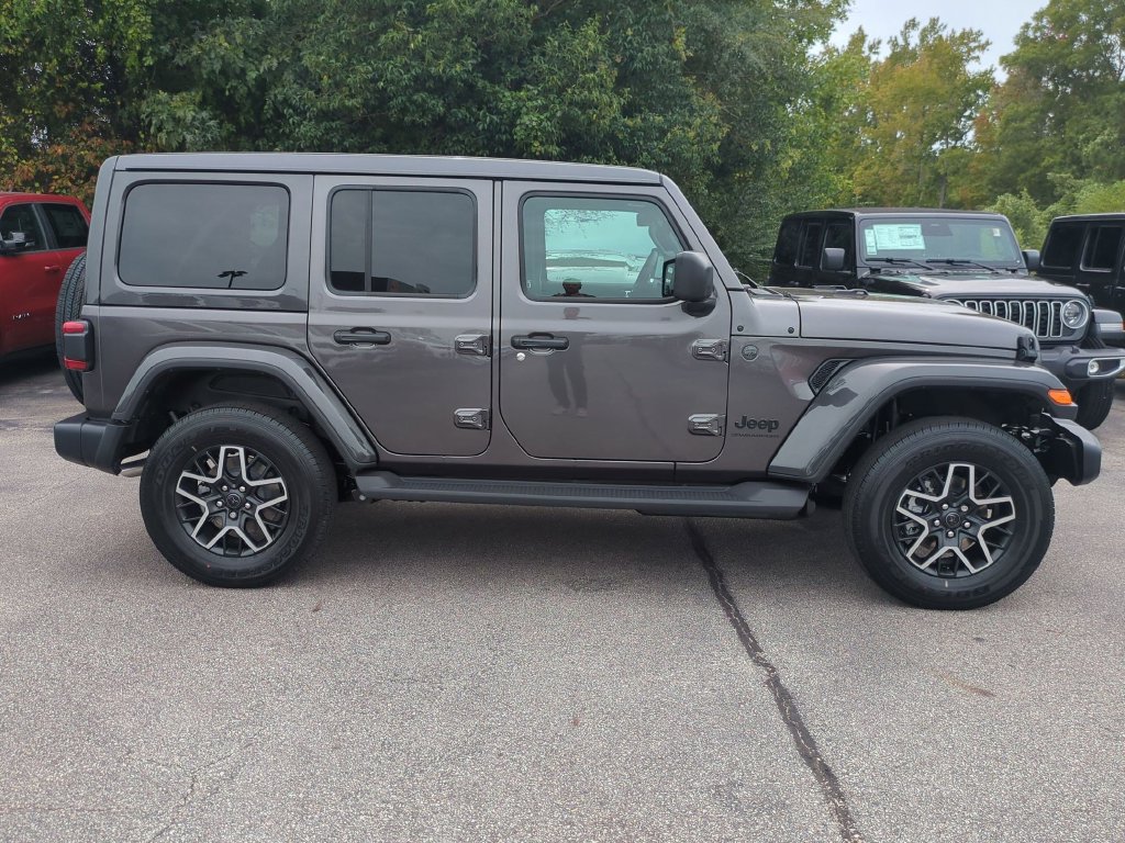 New 2027 Jeep Wrangler Unlimited Sahara AWD/4WD image 3