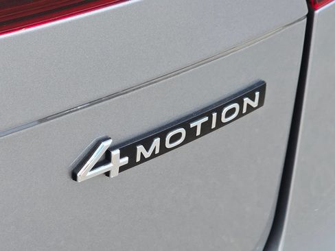 Used 2024 Volkswagen Tiguan SE R-Line AWD/4WD image 15