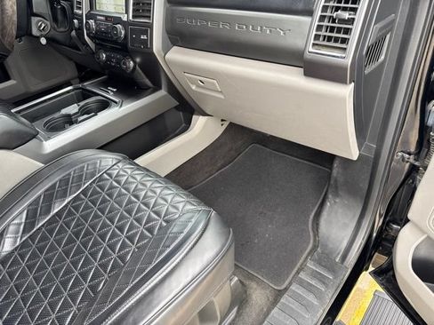 Used 2018 Ford F250 XLT w/ XLT Premium Package AWD/4WD image 11