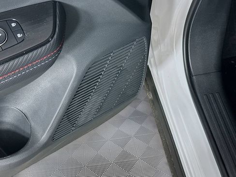 New 2026 Nissan Kicks SR w/ SR Premium Package FWD image 25