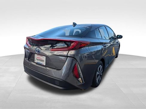 Used 2017 Toyota Prius Prime Advanced FWD image 7