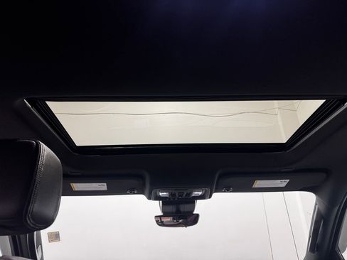 Used 2023 Chevrolet Silverado 1500 High Country w/ Technology Package image 40