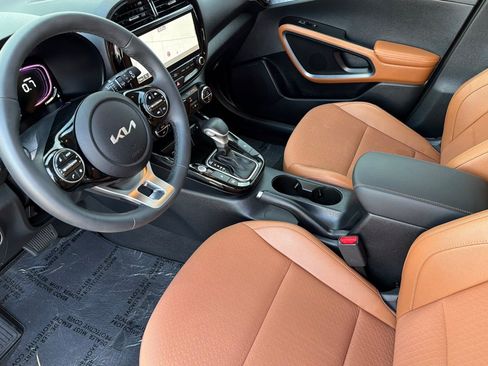 Used 2025 Kia Soul EX FWD image 9